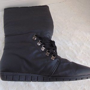 Women's Black Snow Boots Size 10M